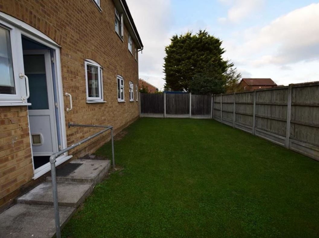 Tilbury 1 Bed Flat, Burns Place, RM18 To Rent Now for £1,000.00 p/m