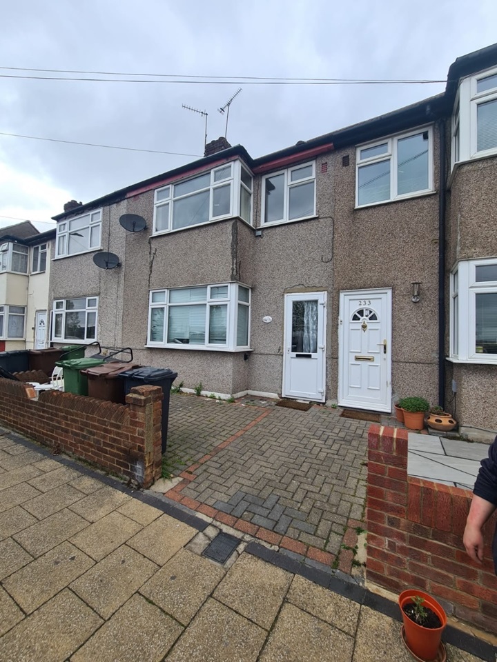 Dagenham 3 Bed Terraced House, New Road, RM10 To Rent Now for £