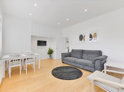 3 Bed Flat, Graveney Road, SW17