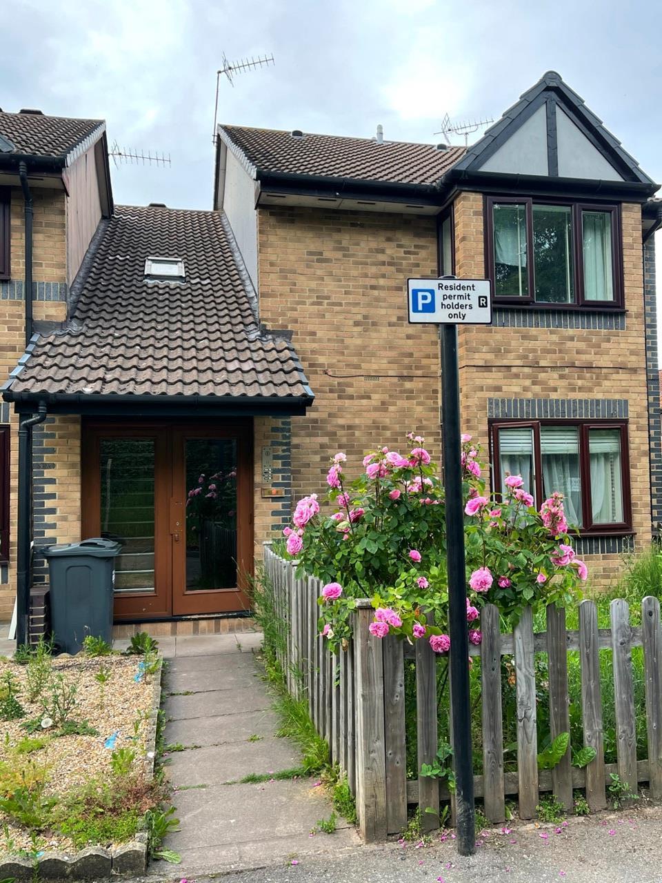 Isleworth Studio Flat, Weavers Close, TW7 To Rent Now for £1,095.00 p/m