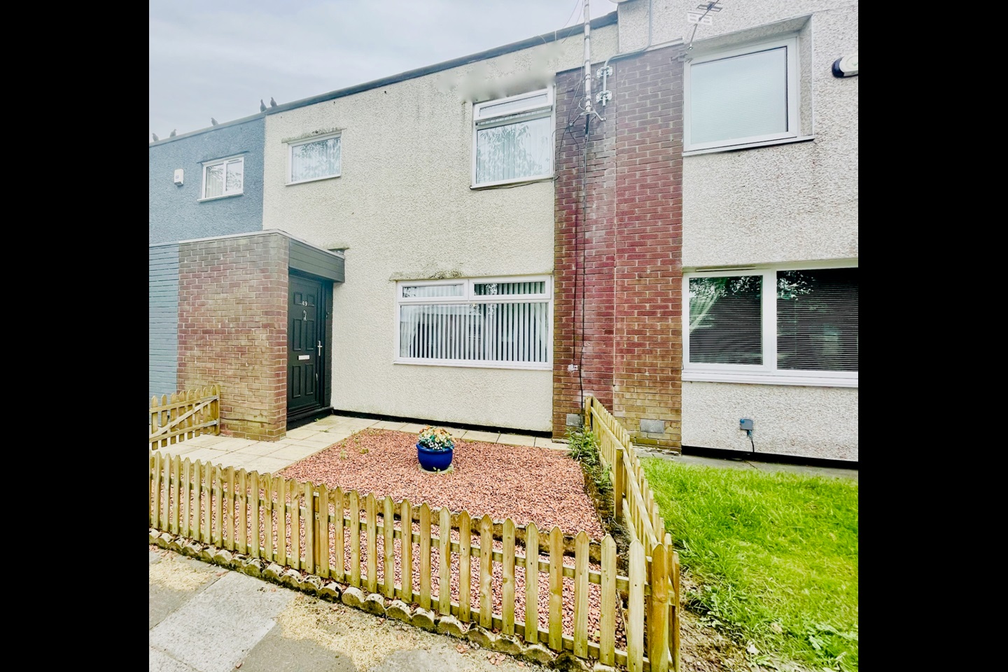 Gateshead 3 Bed Terraced House, Milton Square, NE8 To Rent Now for