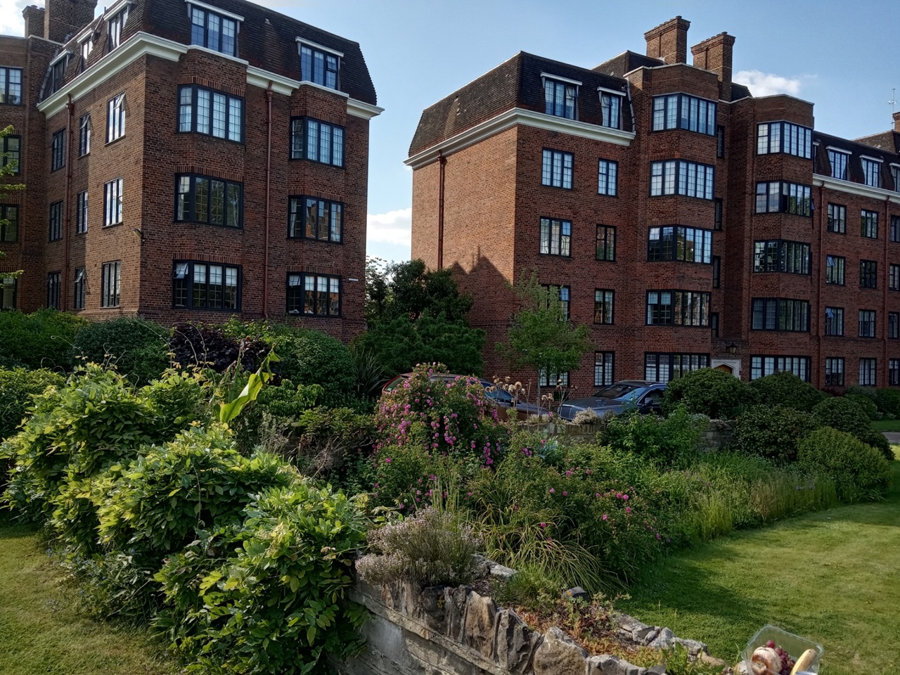 London 2 Bed Flat, Selwyn House, SW15 To Rent Now for £1,700.00 p/m