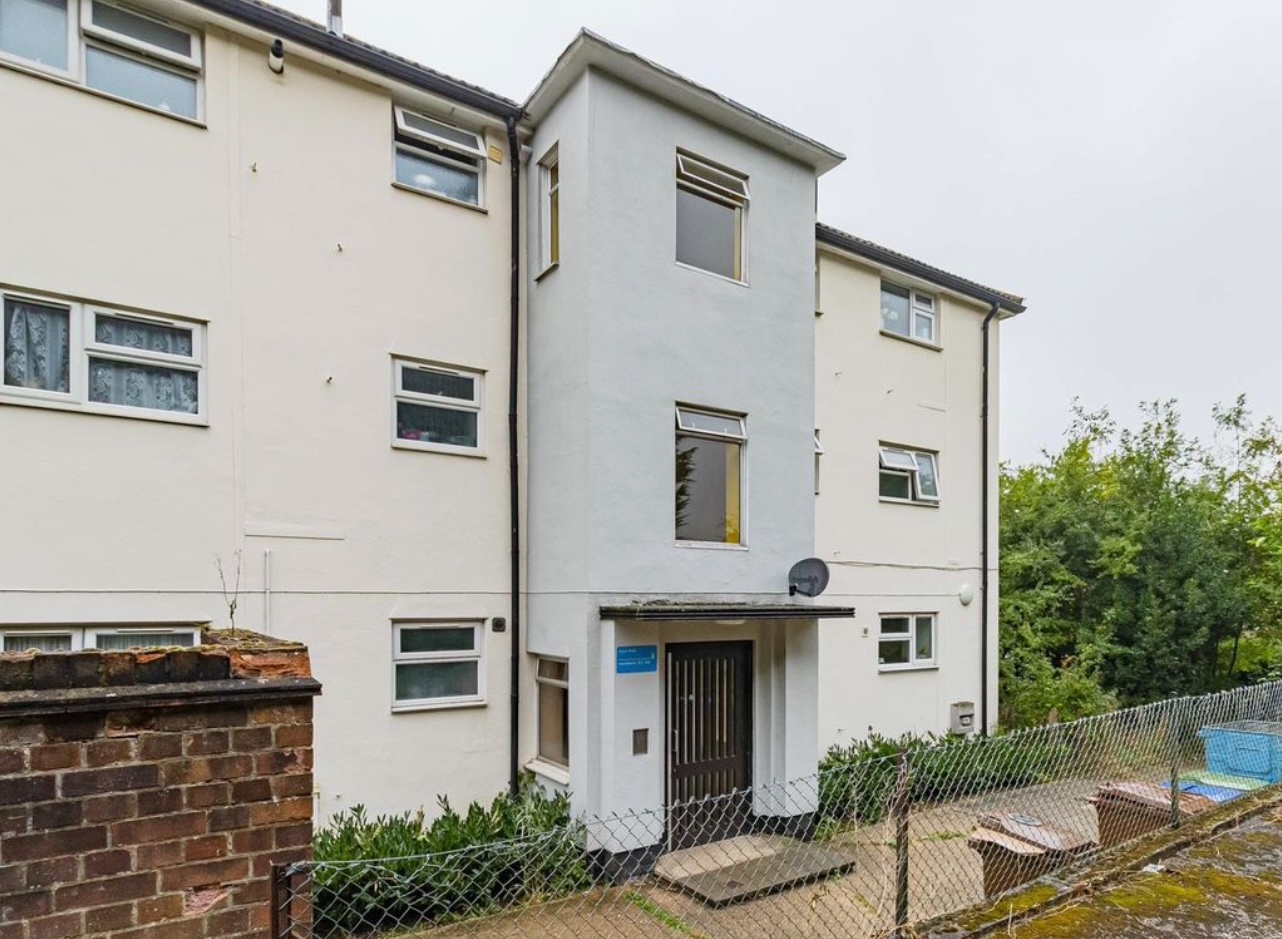 Borehamwood 1 Bed Flat, Ayot Path, WD6 To Rent Now for £1,050.00 p/m