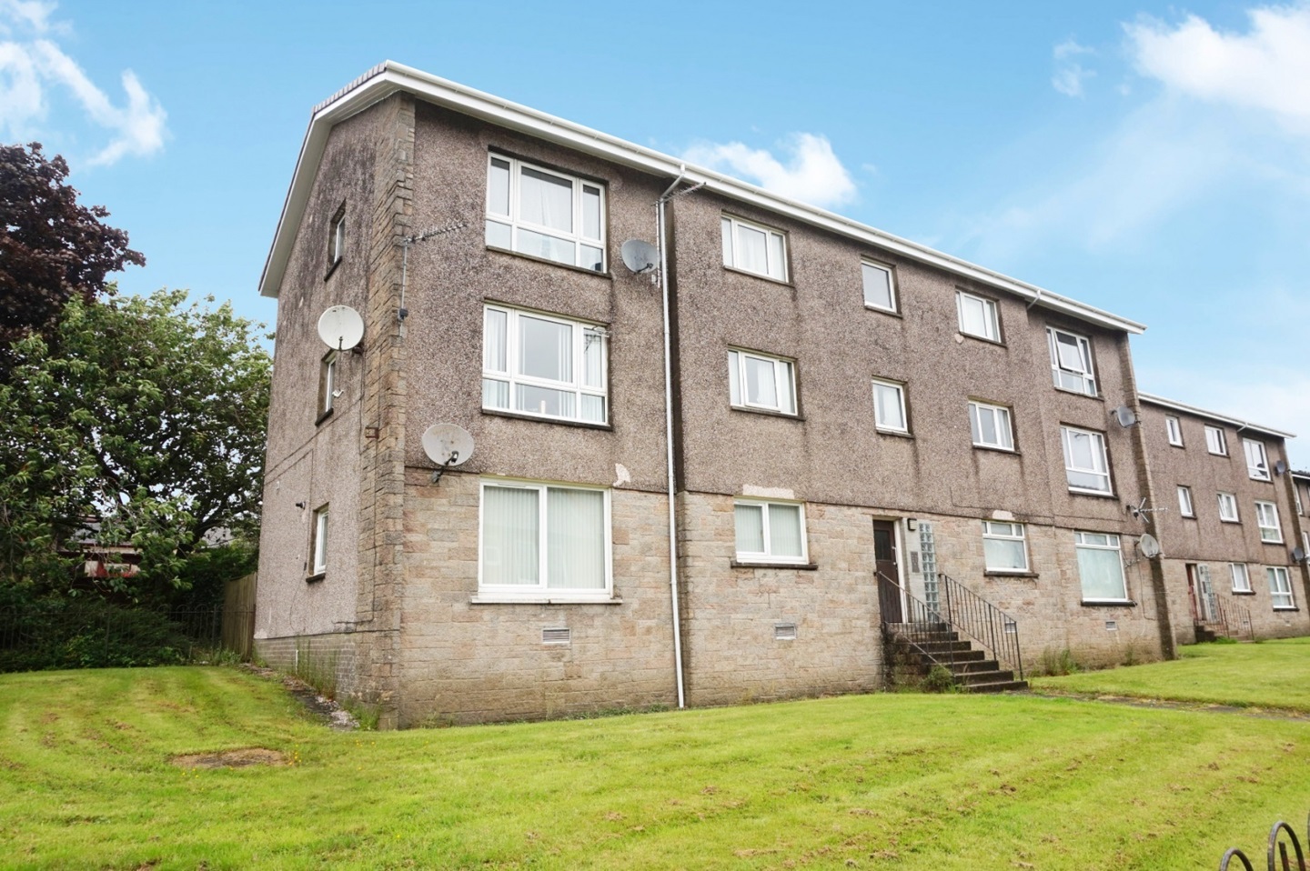 Stewarton, Kilmarnock 2 Bed Flat, Lainshaw Street, KA3 To Rent Now