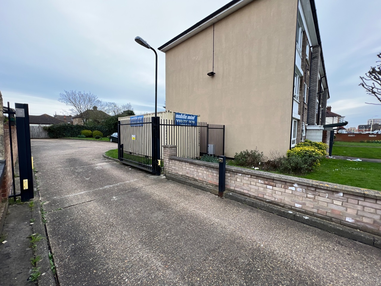 Rainham 1 Bed Flat, Lower Mardyke Avenue, RM13 To Rent Now for £1,200.00 p/m