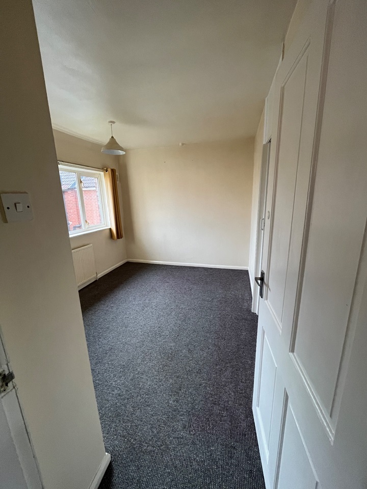 Ossett 3 Bed SemiDetached House, Broadwell Road, WF5 To Rent Now