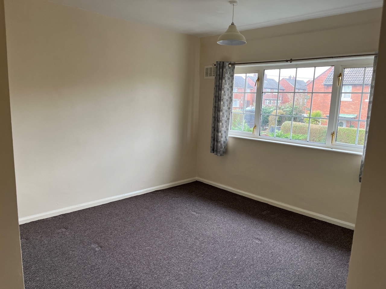 Ossett 3 Bed SemiDetached House, Broadwell Road, WF5 To Rent Now