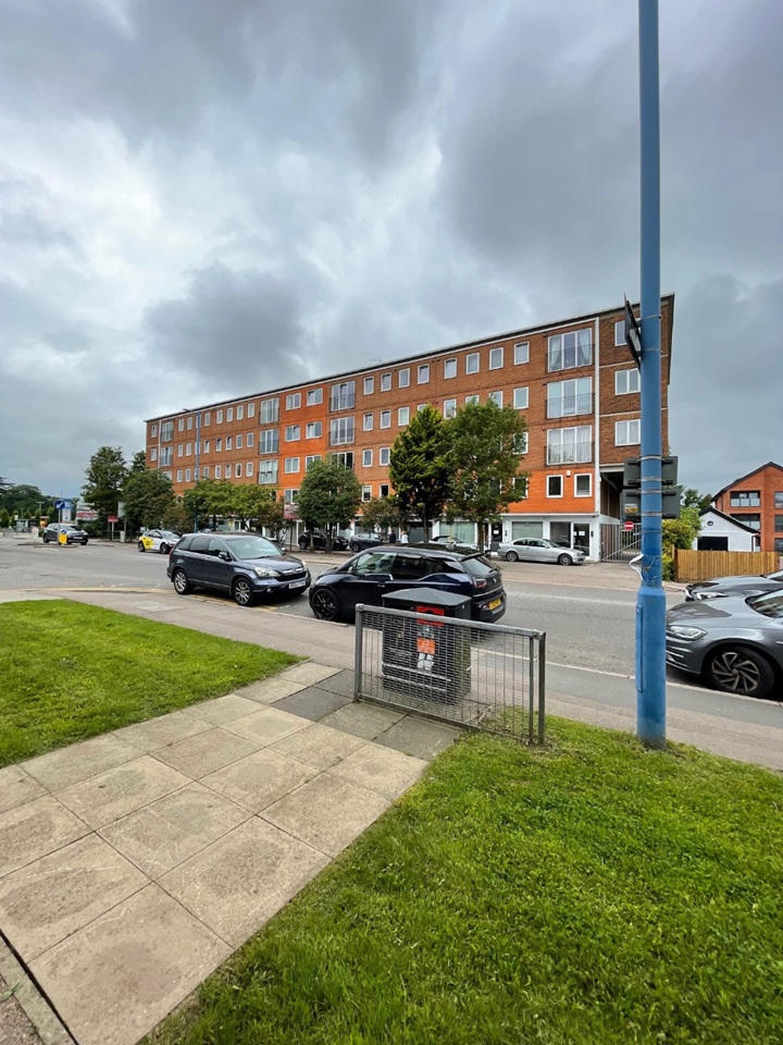 Potters Bar 2 Bed Flat, Hollies House, EN6 To Rent Now for £1,650.