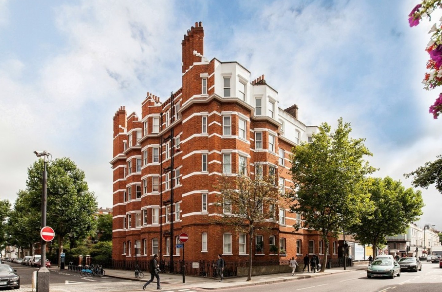 London 2 Bed Flat, Kensington Mansions, SW5 To Rent Now for £3,300.