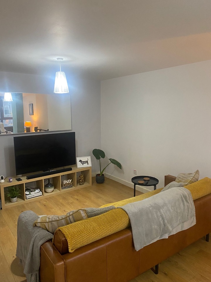 London 1 Bed Flat, Courtenay House, SW2 To Rent Now for £1,700.00 p/m