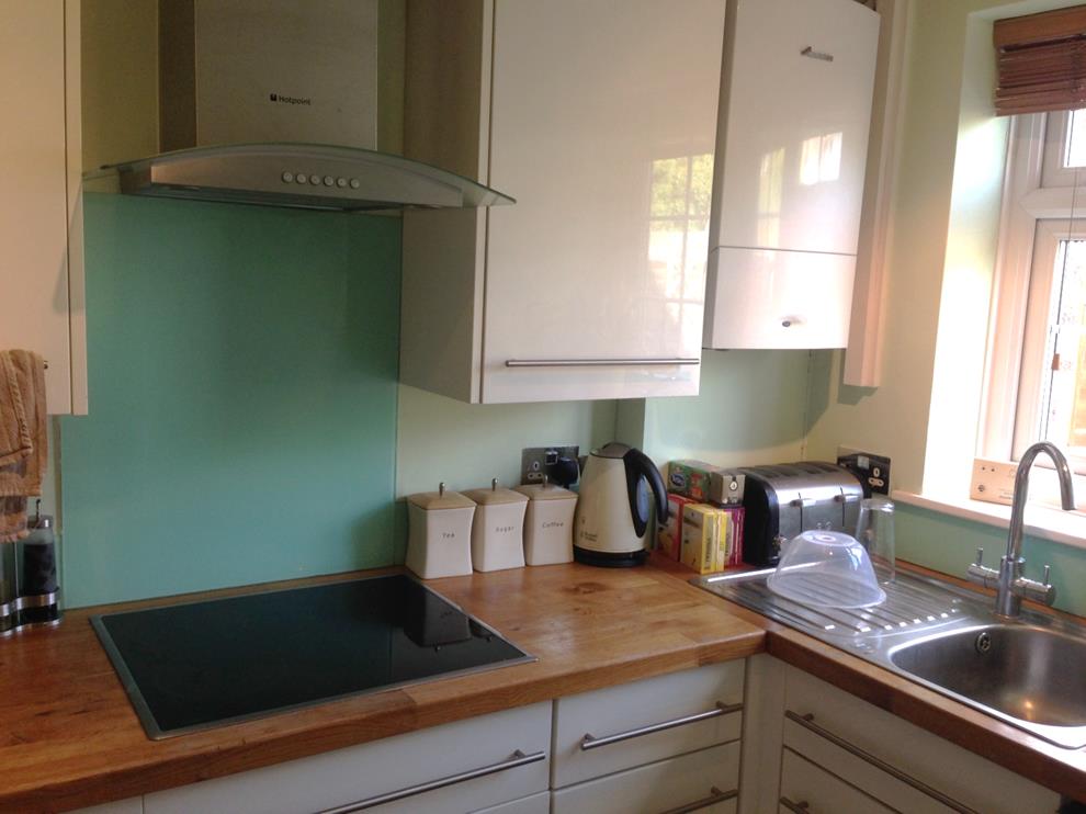 Surbiton 1 Bed Flat, Minstrel Gardens, KT5 To Rent Now for £1,400.