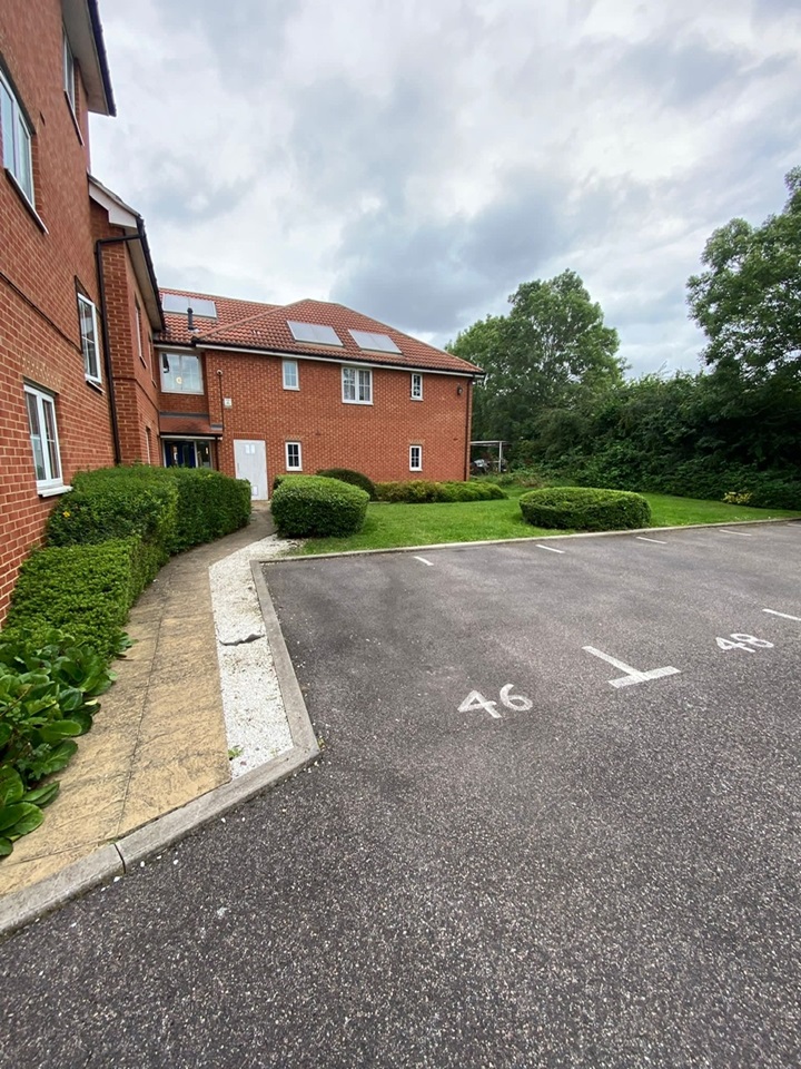 Dagenham 2 Bed Flat, Rose House, RM10 To Rent Now for £1,300.00 p/m