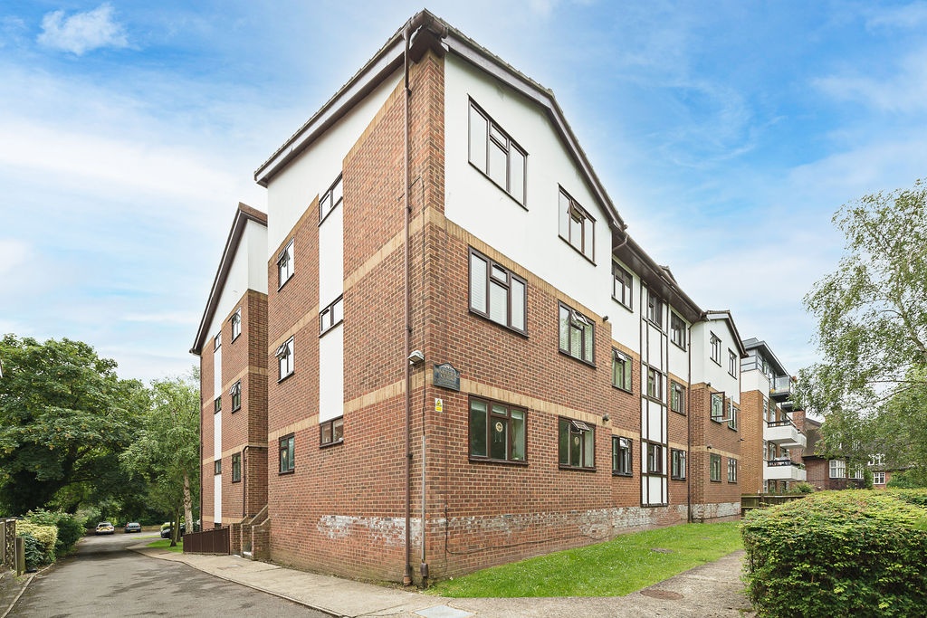 London 2 Bed Flat, Wakefield Court, SE26 To Rent Now for £1,500.00 p/m