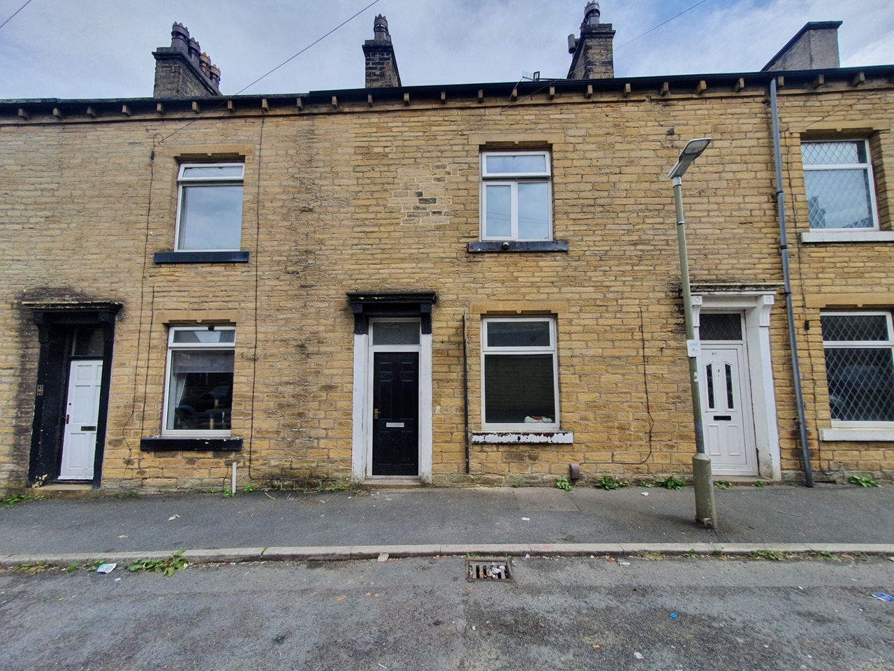 Halifax 2 Bed Terraced House, Howard Street, HX1 To Rent Now for £