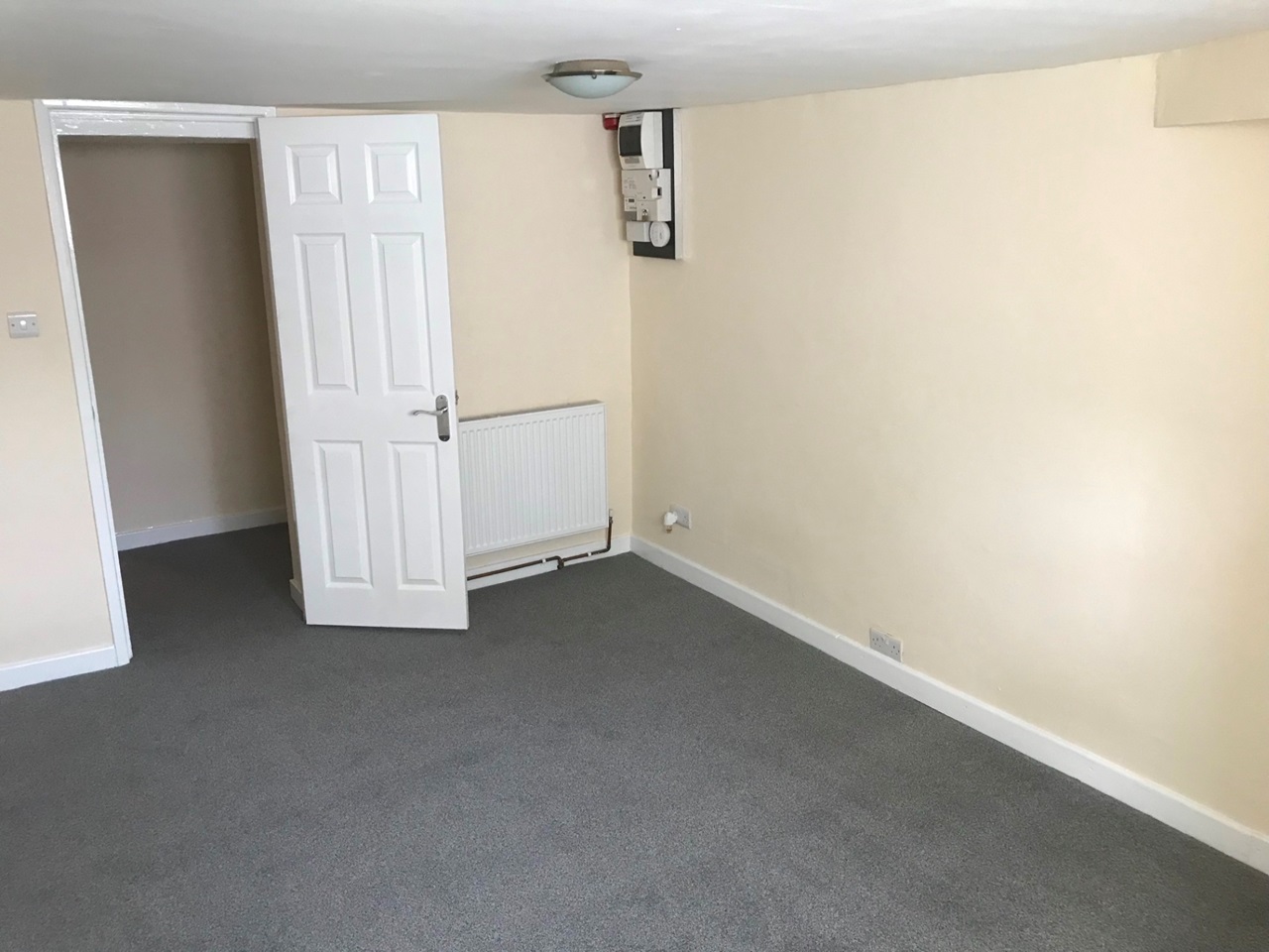 Harrogate Studio Flat, East Parade, HG1 To Rent Now for £650.00 p/m