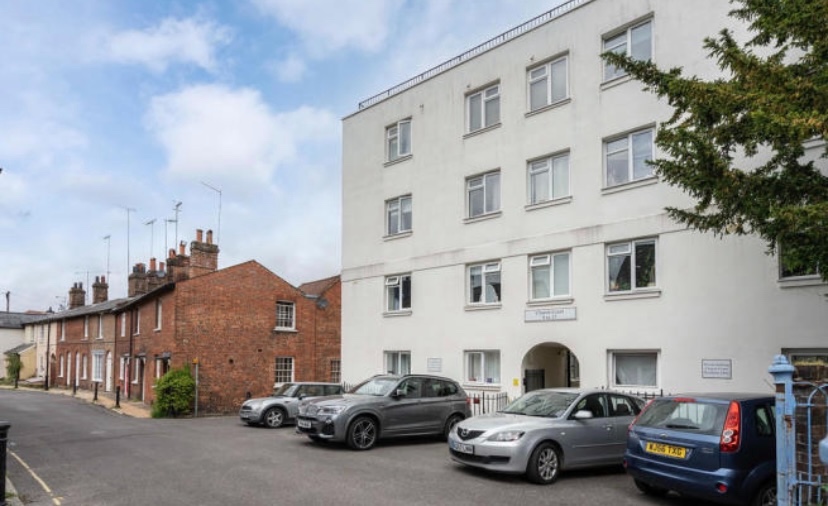 Dorking 2 Bed Flat, Church Court, RH4 To Rent Now for £1,150.00 p/m