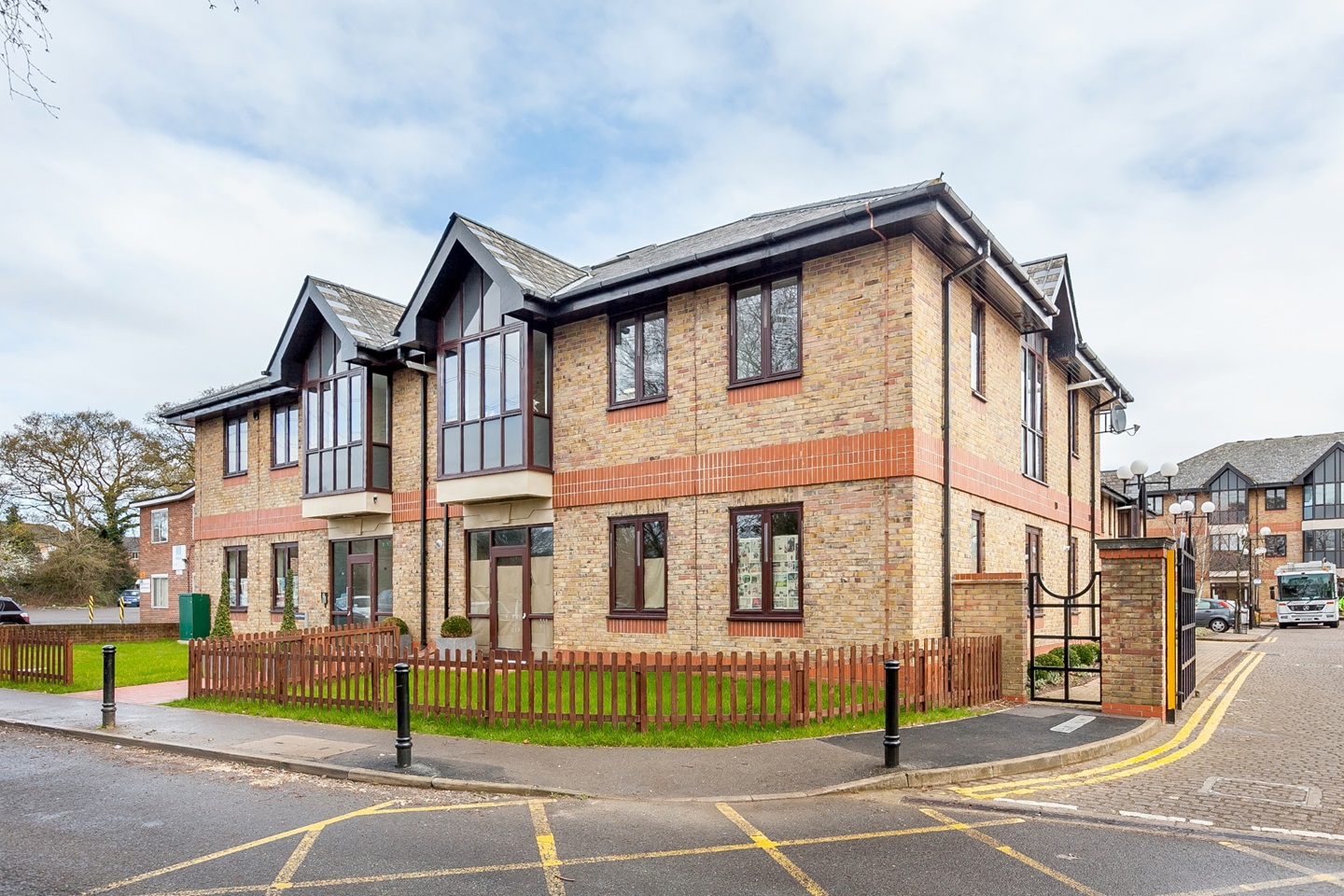 Chertsey 2 Bed Flat, Beaumont House, KT16 To Rent Now for £1,400.00 p/m