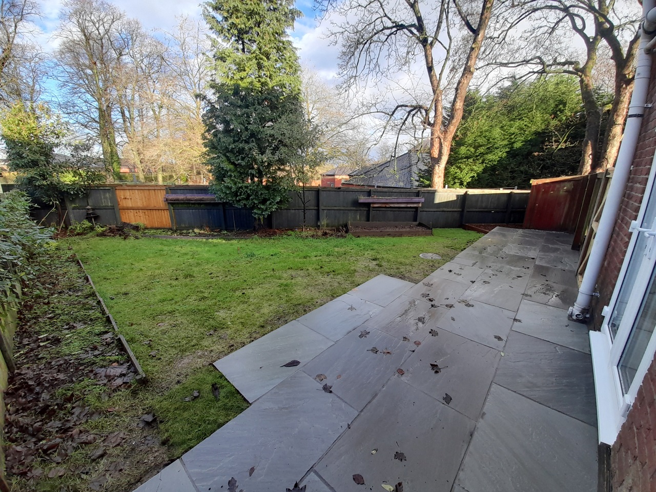 Macclesfield 3 Bed SemiDetached House, Gritstone Drive, SK10 To