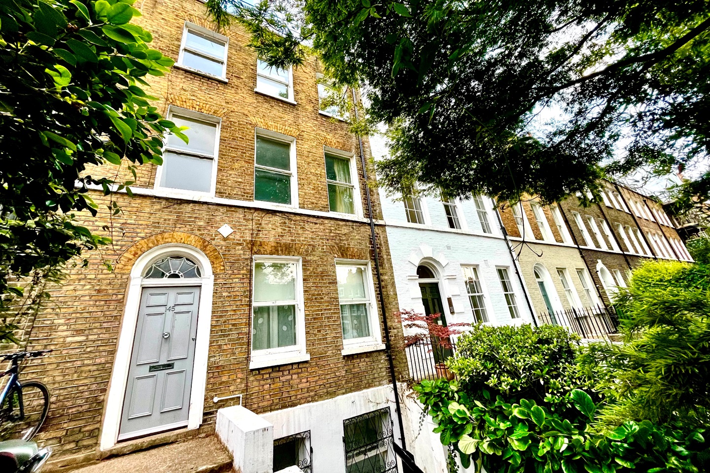 London 1 Bed Flat, Kennington Park Road, SE11 To Rent Now for £1,450.00 p/m