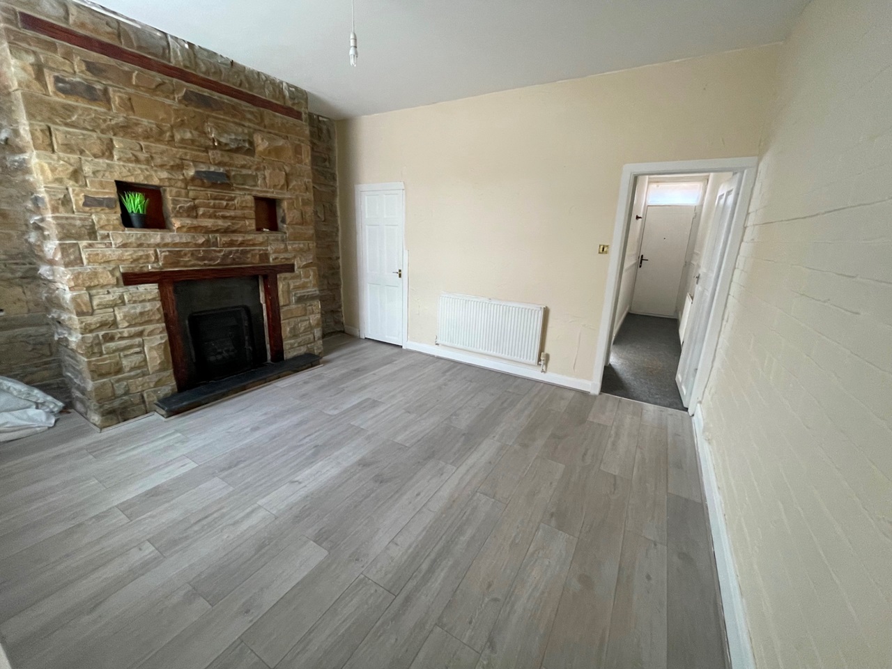 Bacup 2 Bed Terraced House, Ribble Street, OL13 To Rent Now for £