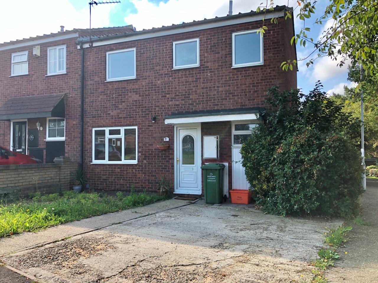 Basildon 3 Bed End Terrace, Bourne Close, SS15 To Rent Now for £