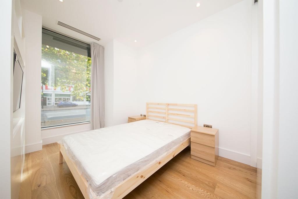 Hounslow 1 Bed Flat, Trinity Square 2359, TW3 To Rent Now for £
