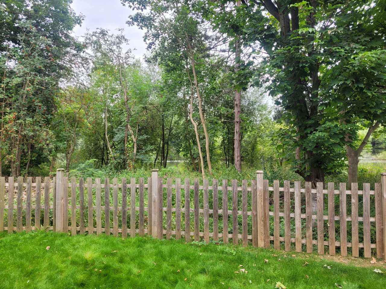 Waltham Cross 2 Bed Flat, Lake View Court, EN8 To Rent Now for £