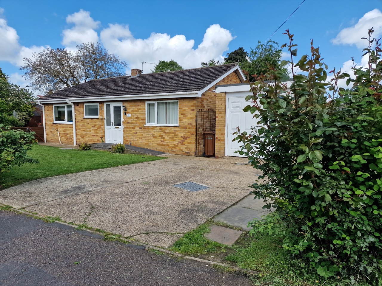 Attleborough 2 Bed Bungalow, Granary Road, NR17 To Rent Now for £