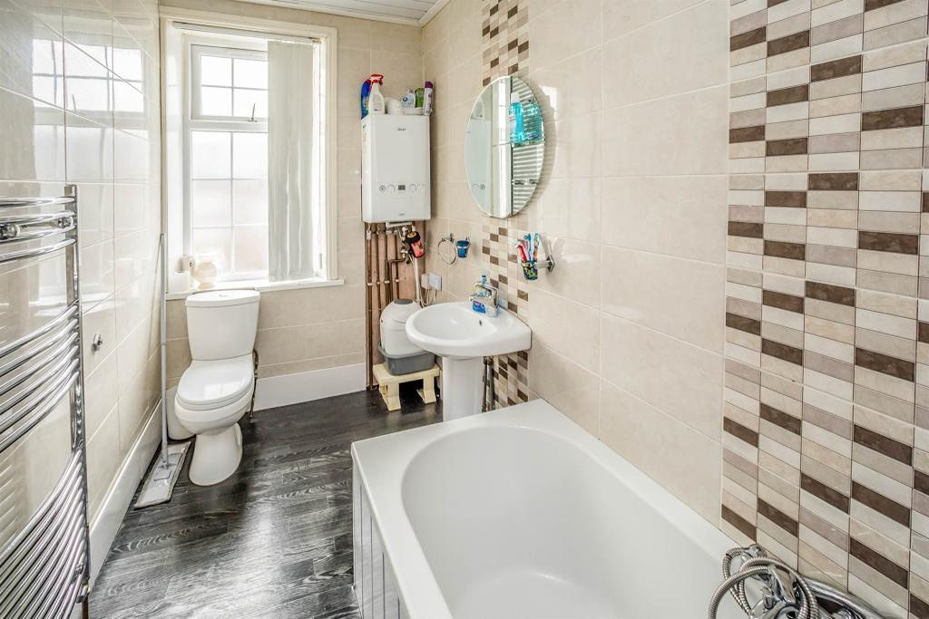 Halifax 3 Bed Terraced House, Blackwood Grove, HX1 To Rent Now for