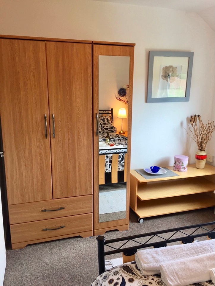Milton Keynes Room in a Shared House, Neath Hill, MK14 To Rent Now