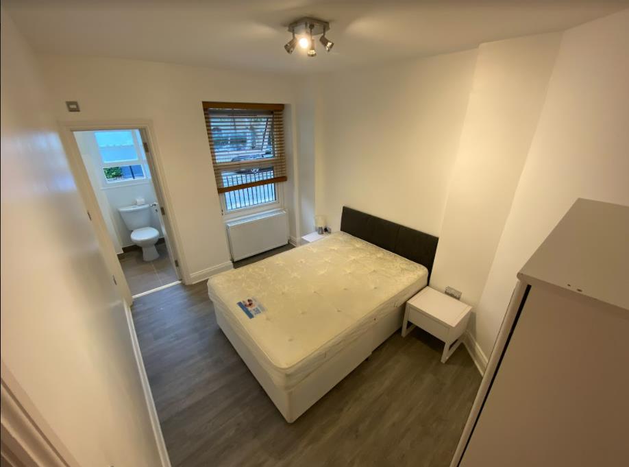 London 1 Bed Flat, Dewsbury Court, W4 To Rent Now for £1,550.00 p/m