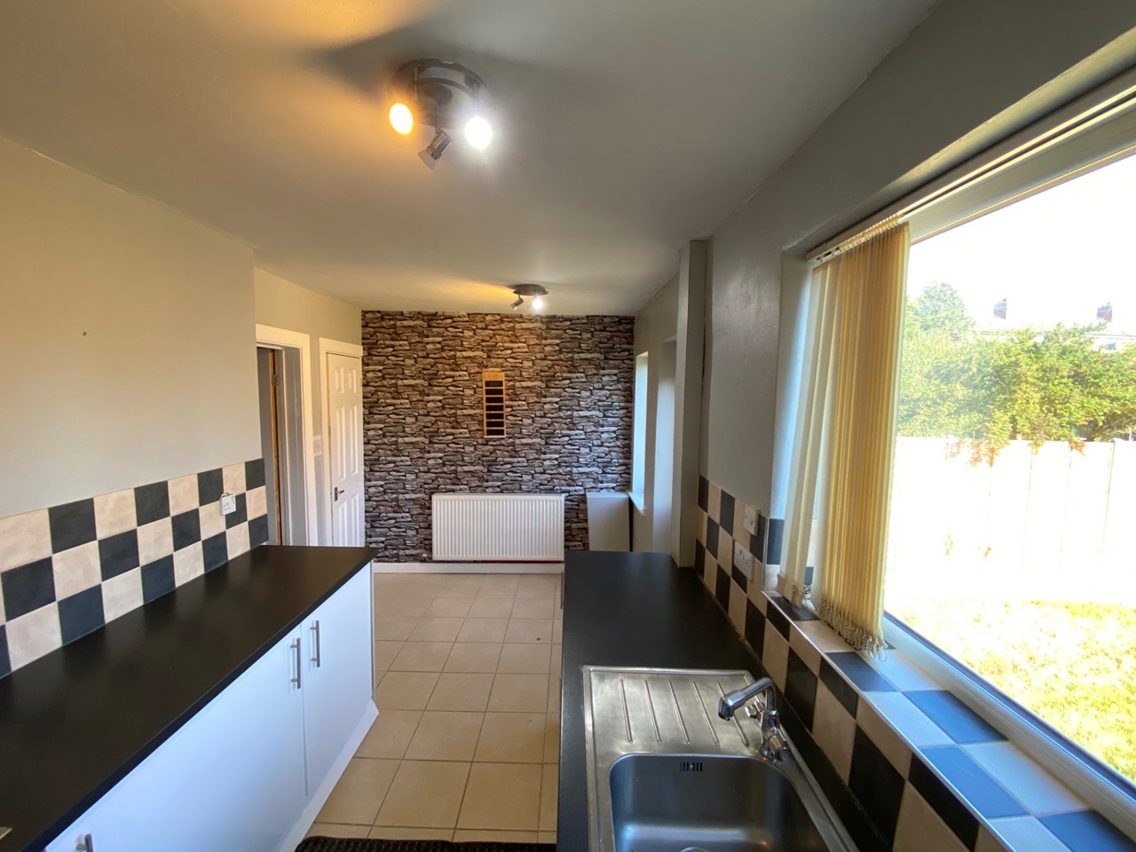 Leeds 2 Bed Terraced House, Sissons Avenue, LS10 To Rent Now for £