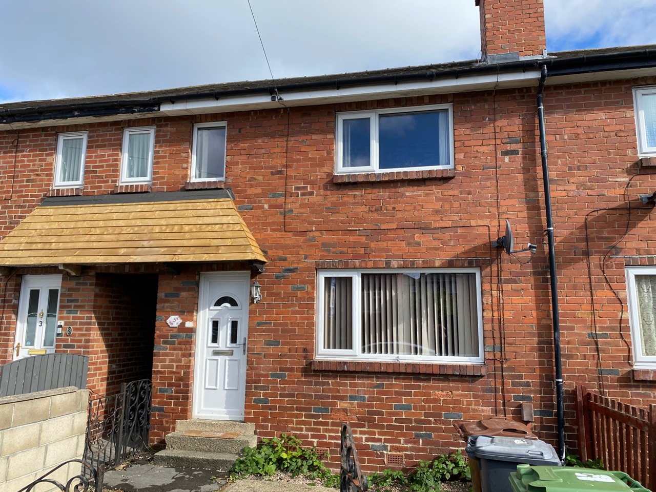 Leeds 2 Bed Terraced House, Sissons Avenue, LS10 To Rent Now for £