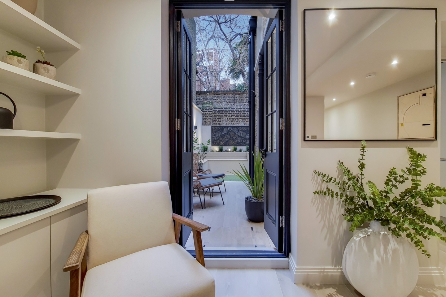 London 1 Bed Flat, Argyle Street, WC1H To Rent Now for £3,500.00 p/m