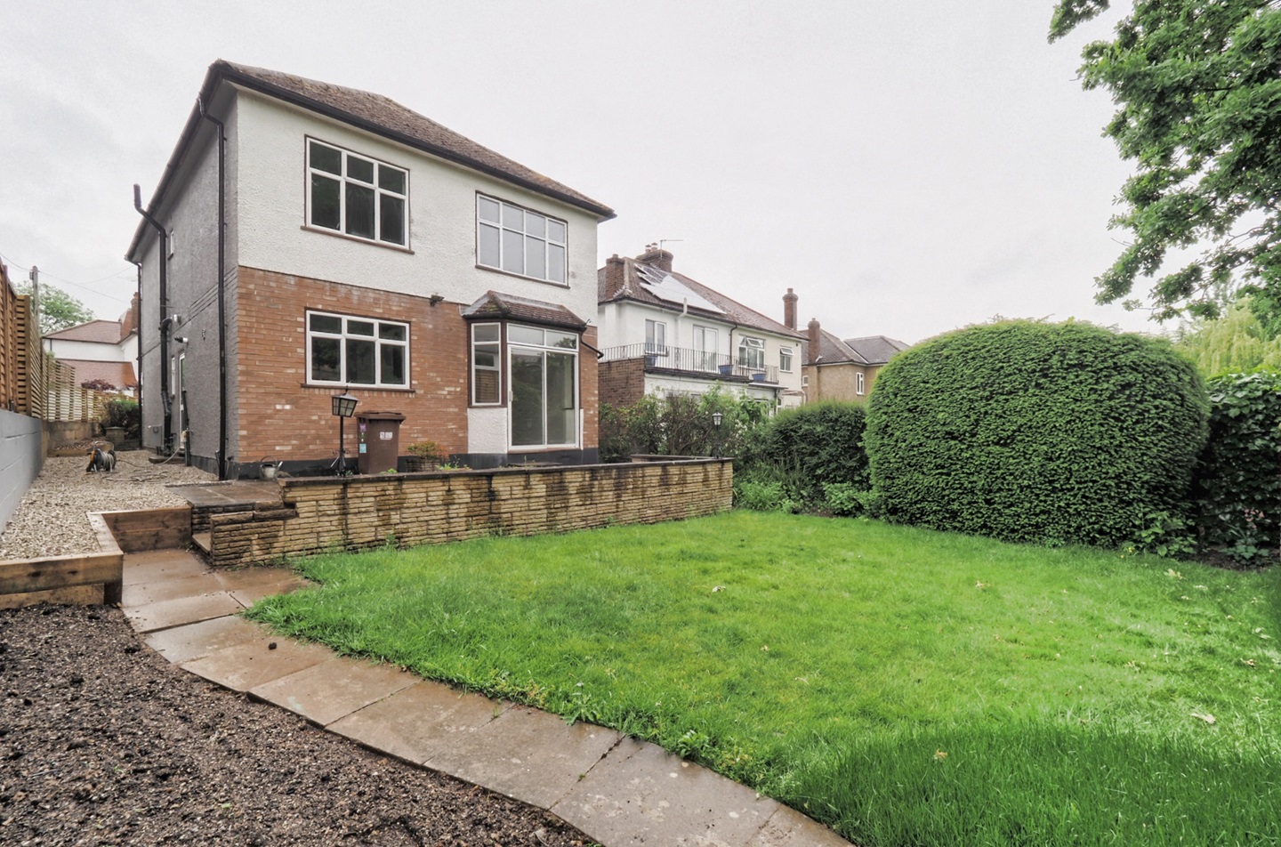 Cuffley, Potters Bar 4 Bed Detached House, Tolmers Gardens, EN6 To