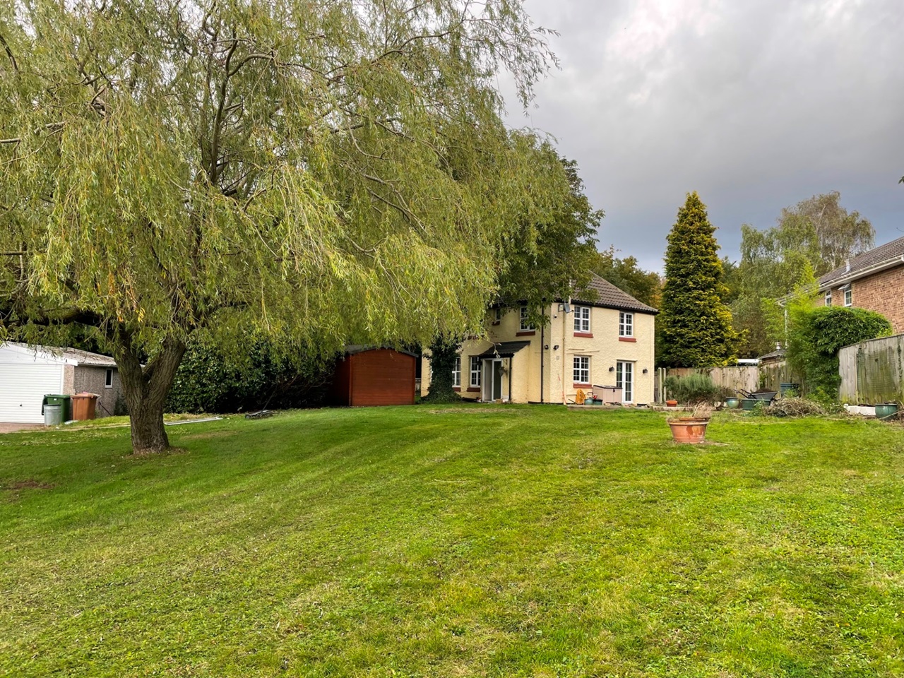 Hartley, Longfield 4 Bed Detached House, Castle Hill, DA3 To Rent