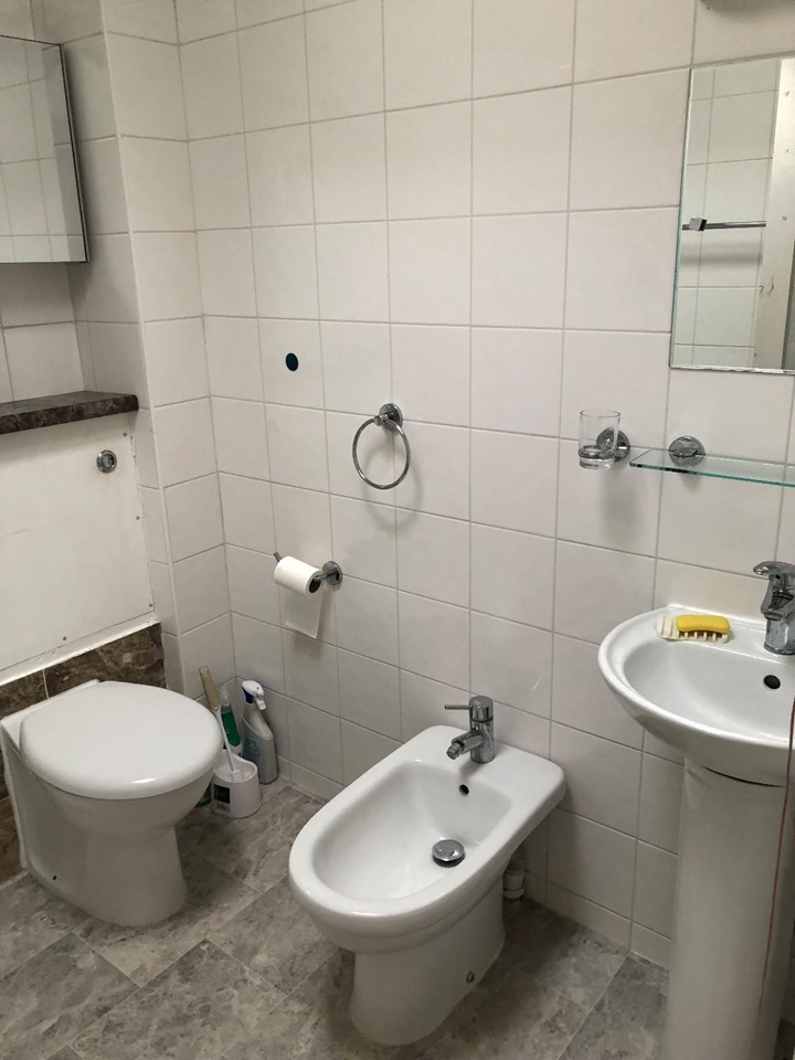 London Studio Flat, Folkestone Road, E17 To Rent Now for £1,350.00 p/m