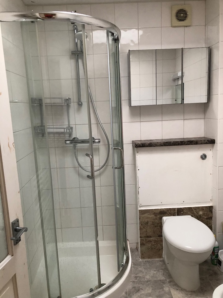 London Studio Flat, Folkestone Road, E17 To Rent Now for £1,350.00 p/m