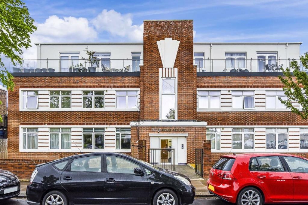 Perivale, Greenford 1 Bed Flat, Research House, UB6 To Rent Now for
