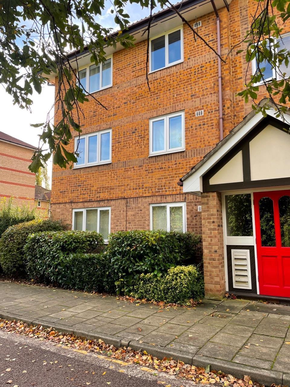London 1 Bed Flat, Rothesay Court, SE6 To Rent Now for £1,100.00 p/m
