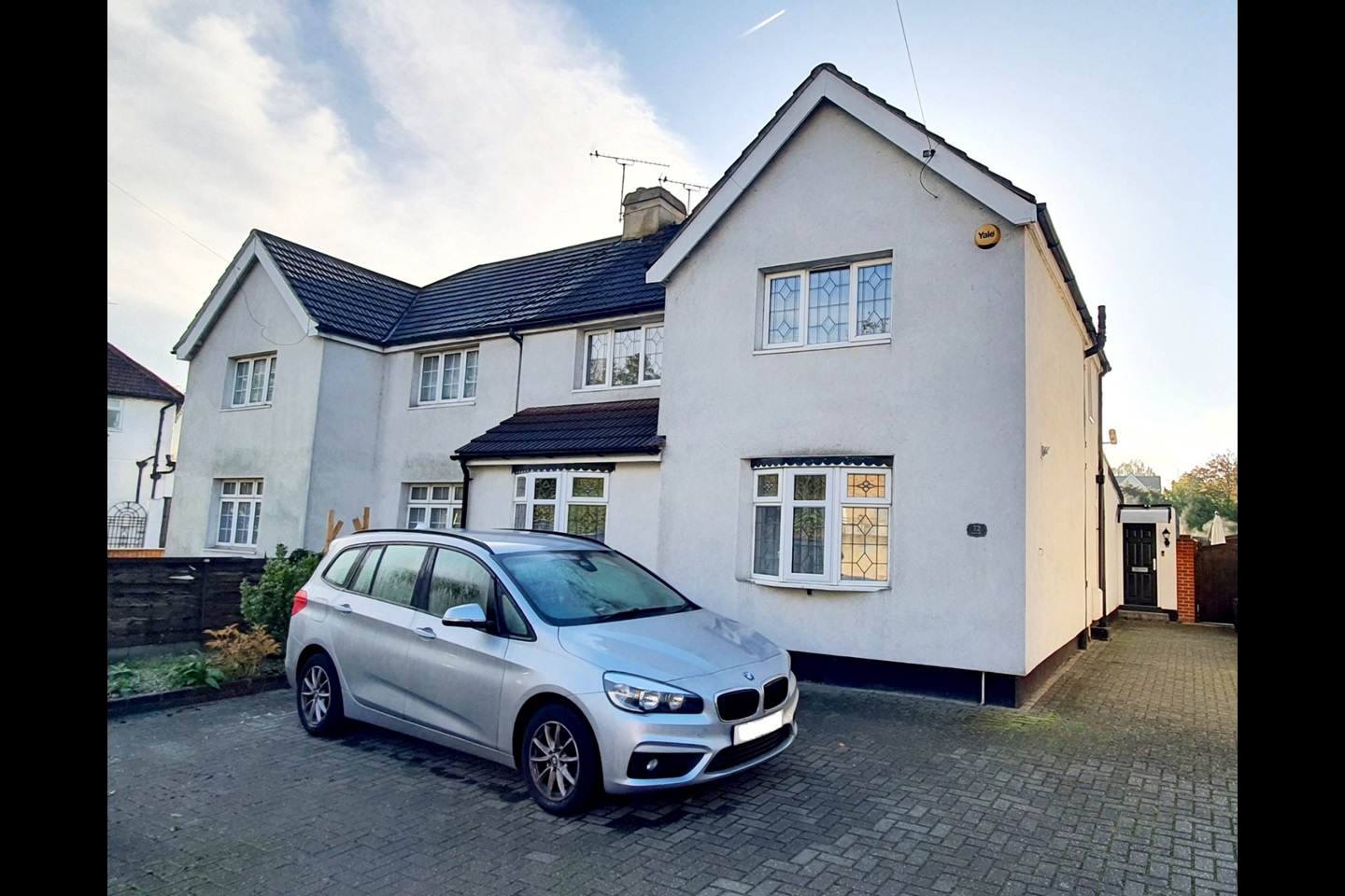 Hornchurch 4 Bed SemiDetached House, Squirrels Heath Lane, RM11 To Rent Now for £2,500.00 p/m