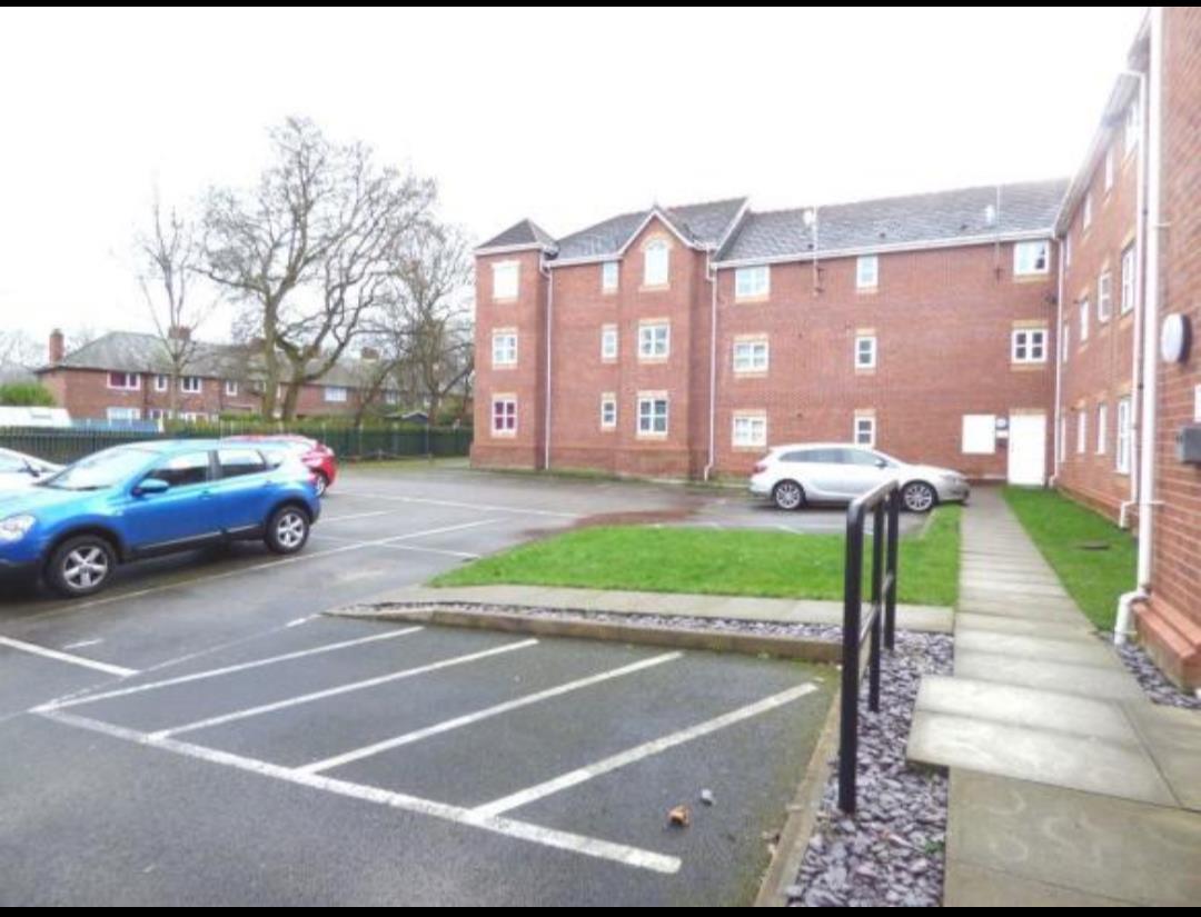 Wythenshawe, Manchester 2 Bed Flat, Greenwood Road, M22 To Rent Now