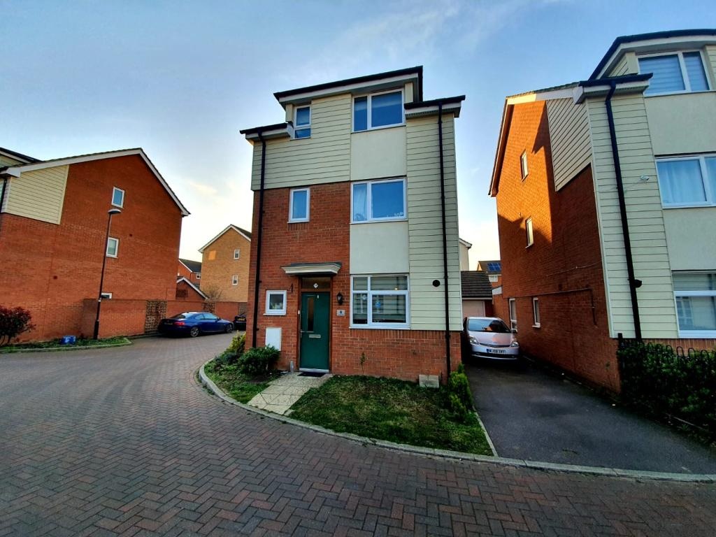 Brooklands, Milton Keynes 4 Bed Detached House, Armada Avenue, MK10