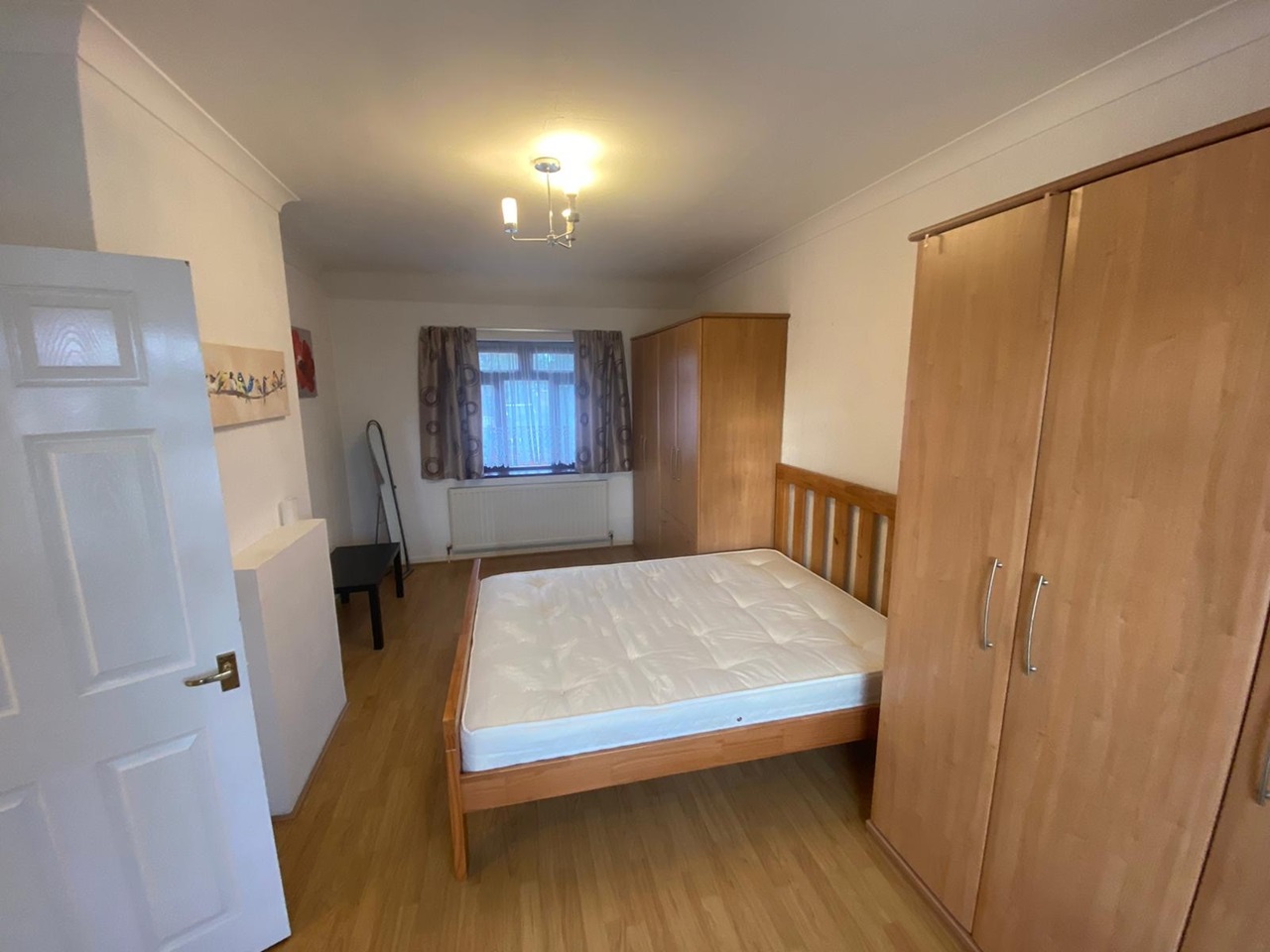 Dagenham 3 Bed SemiDetached House, Chaplin Road, RM9 To Rent Now