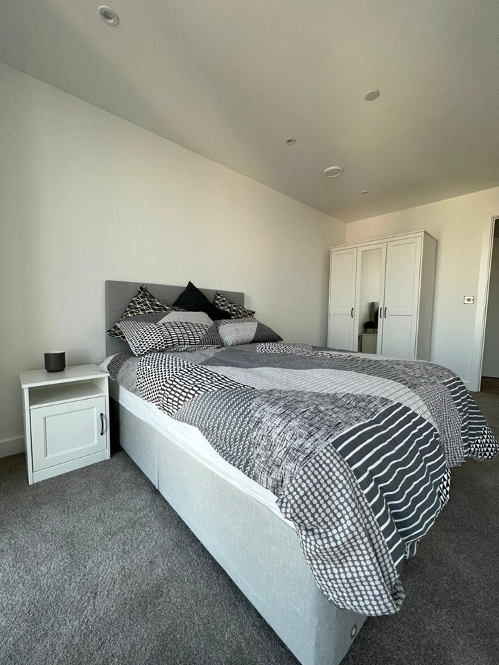 Manchester 2 Bed Flat, Elizabeth Tower At Crown Street, M15 To Rent
