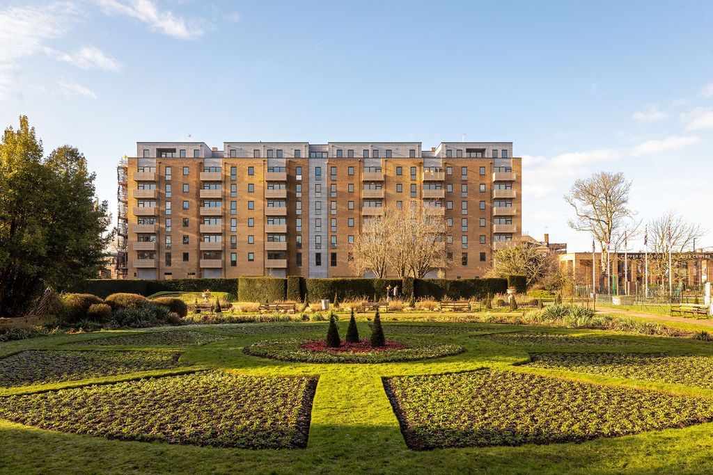 Dartford 2 Bed Penthouse, Brewers Square, DA1 To Rent Now for £