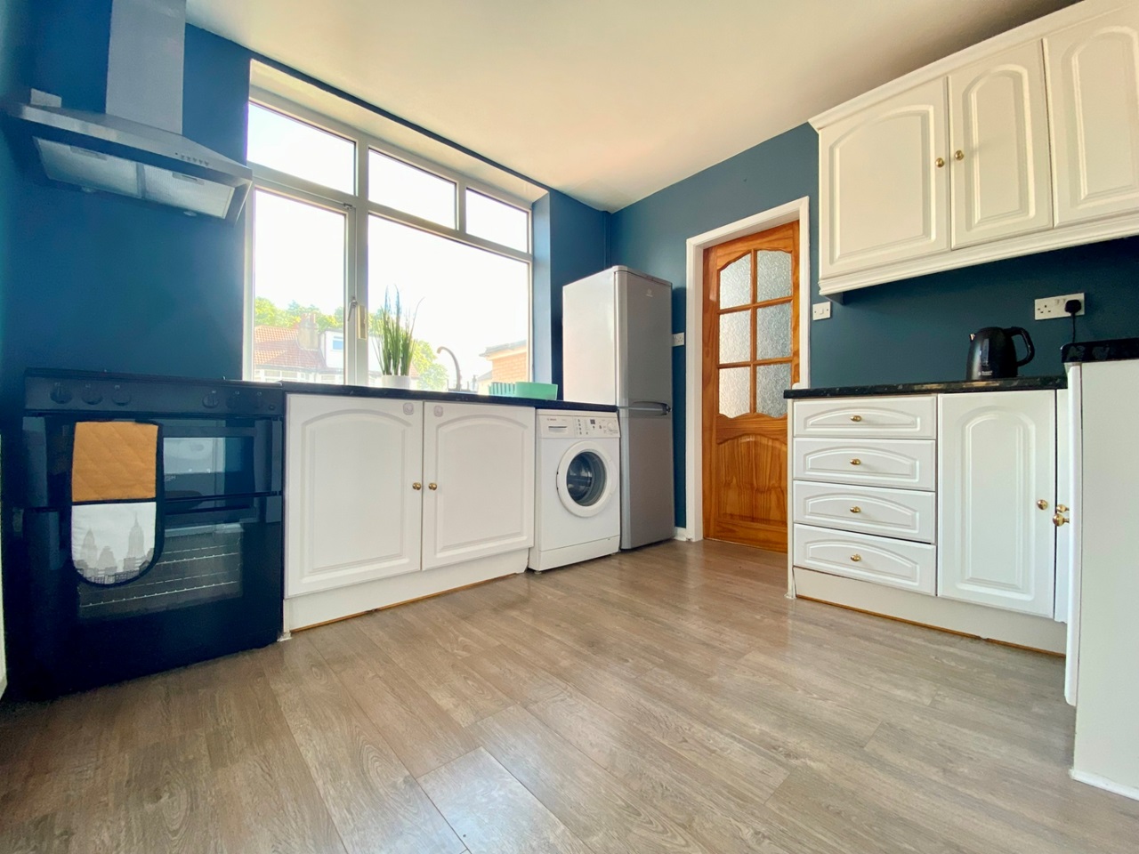 Leeds 3 Bed SemiDetached House, Carr Manor View, LS17 To Rent Now