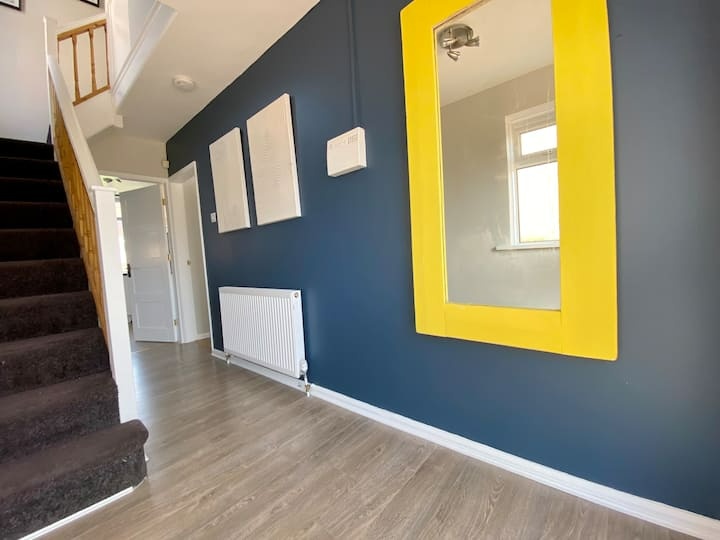 Leeds 3 Bed SemiDetached House, Carr Manor View, LS17 To Rent Now