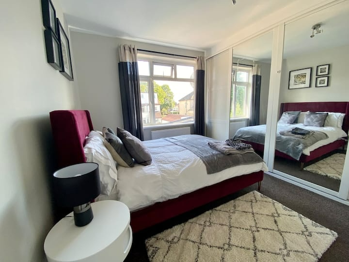 Leeds 3 Bed SemiDetached House, Carr Manor View, LS17 To Rent Now