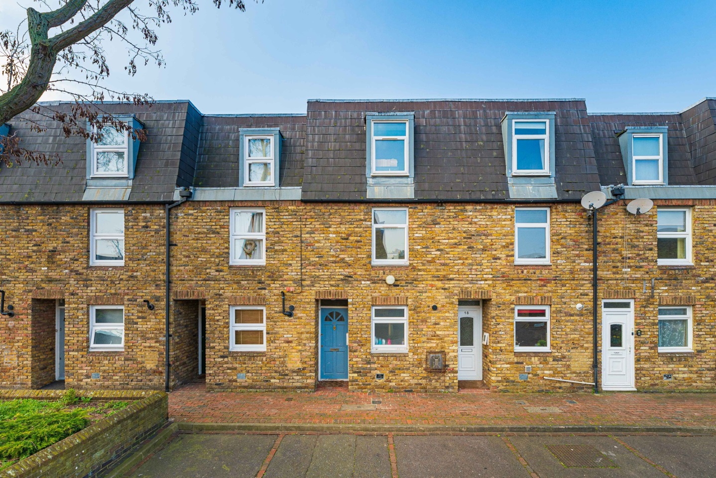 London 4 Bed Terraced House, Kenchester Close, SW8 To Rent Now for